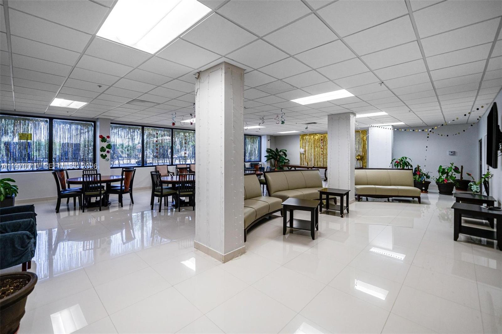 THE GEORGIAN CONDO PH1010 - Residential