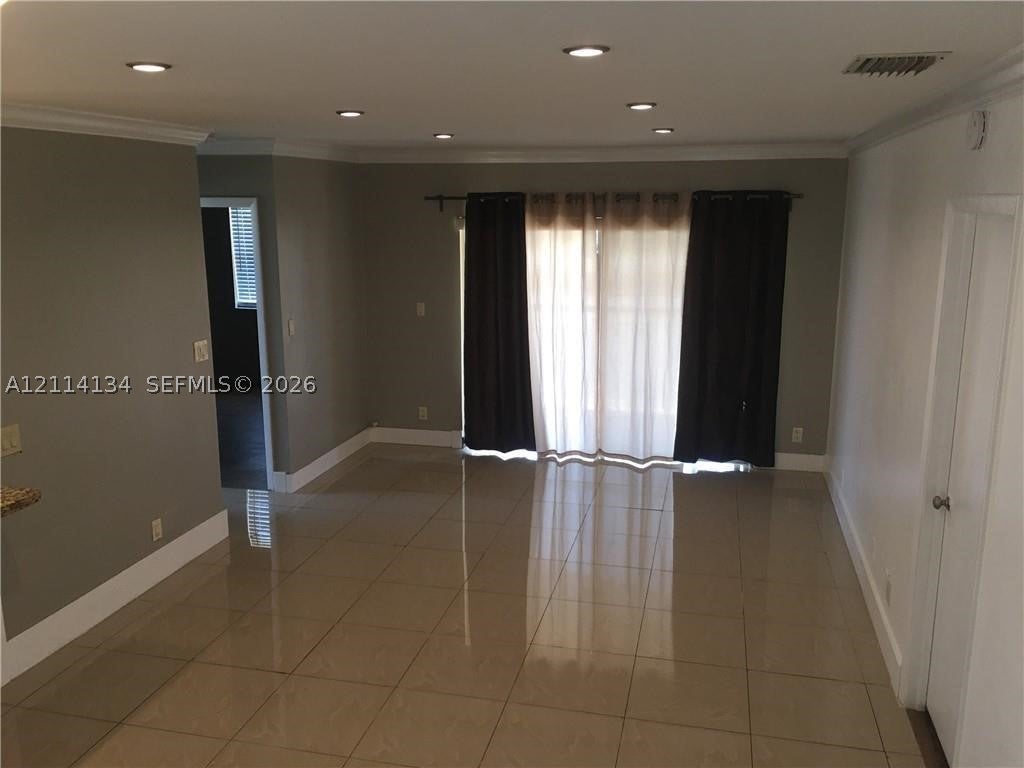 12143 Royal Palm Blvd 8E