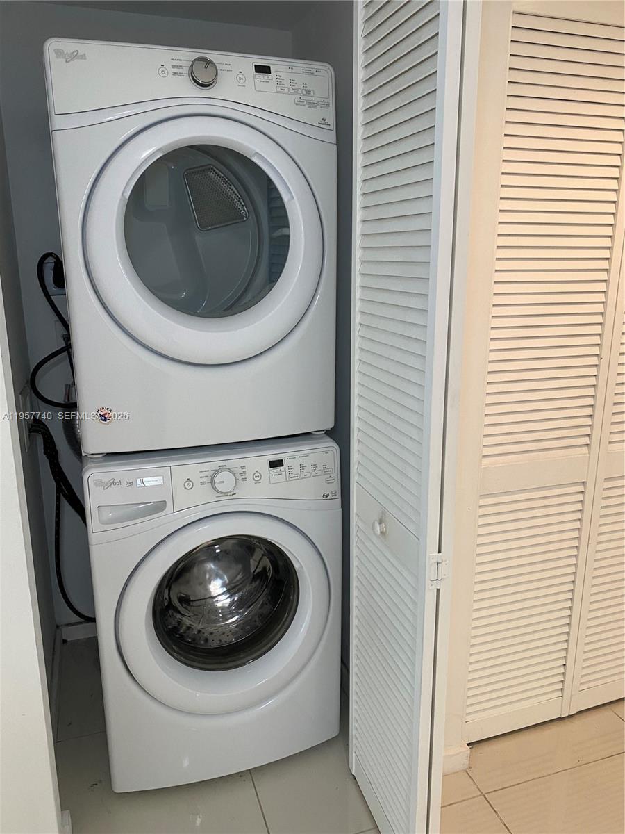 5252 PASEO CONDO - Residential