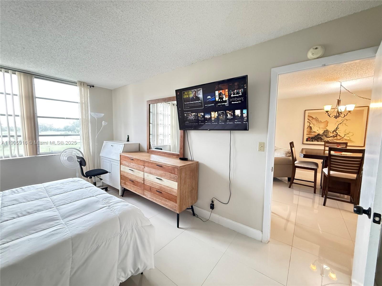 HOLLYBROOK GOLF AND - Residential Lease