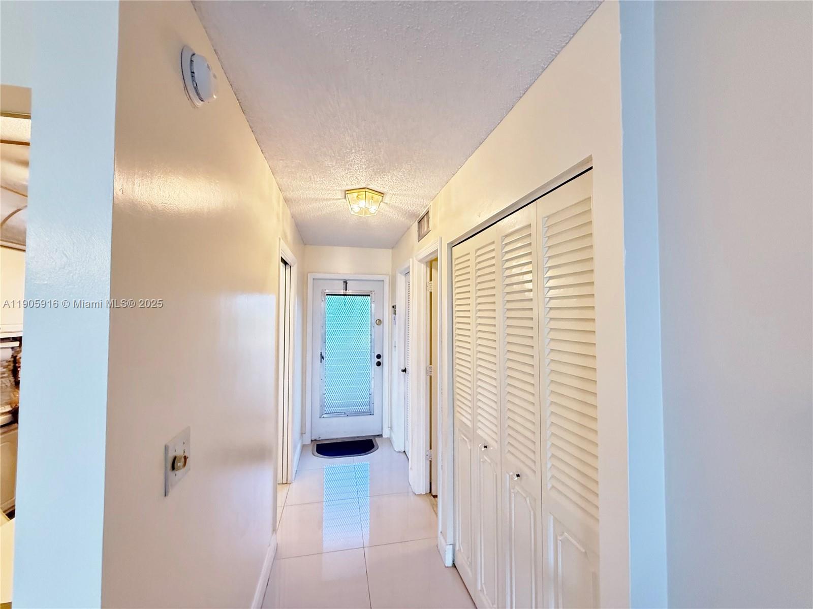 HOLLYBROOK GOLF AND - Residential Lease