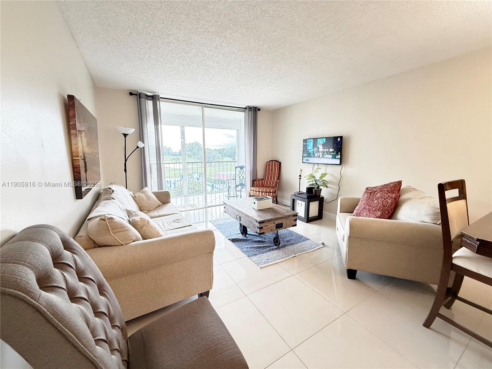 HOLLYBROOK GOLF AND - Residential Lease