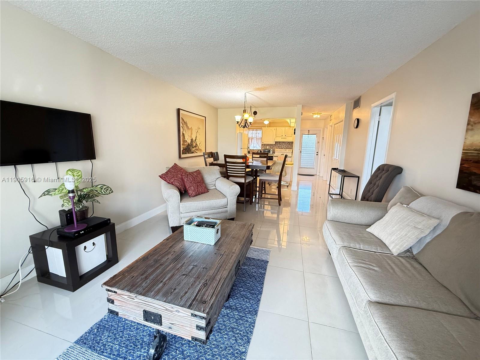 HOLLYBROOK GOLF AND - Residential Lease