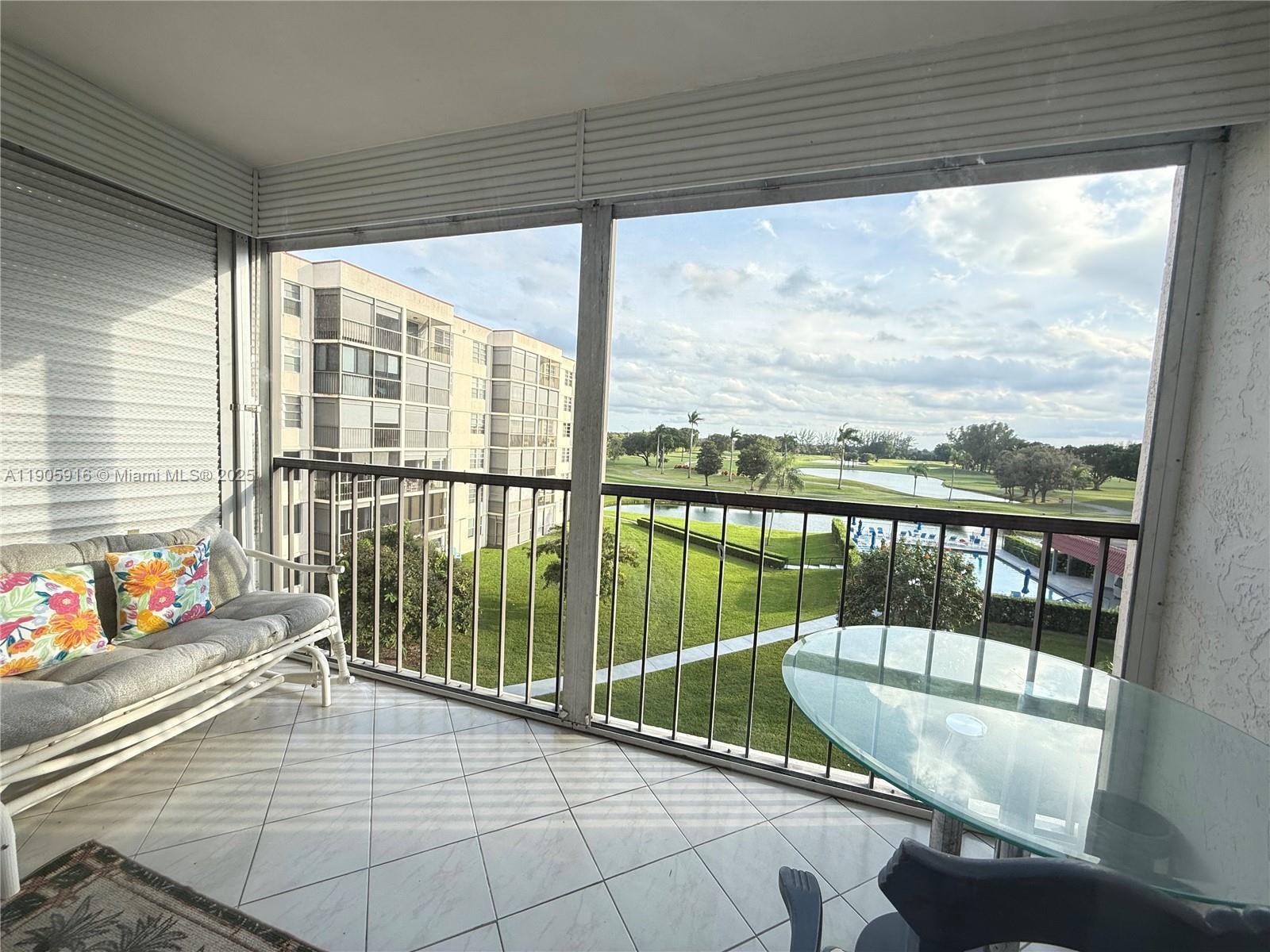 HOLLYBROOK GOLF AND - Residential Lease