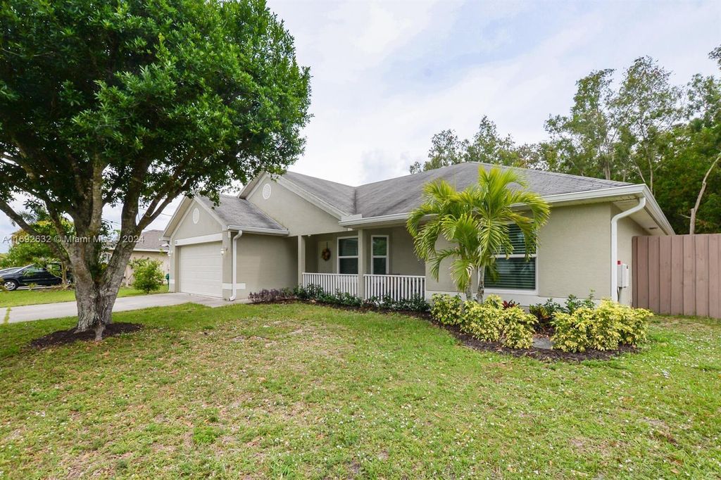 Photo of 132 SW Amesbury Ave #132, Port Saint Lucie, FL 34953 (MLS # A11692632)