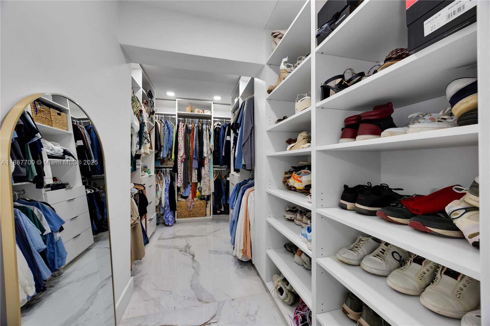 HOLLYWOOD HILLS AMEN PLAT - Residential Lease