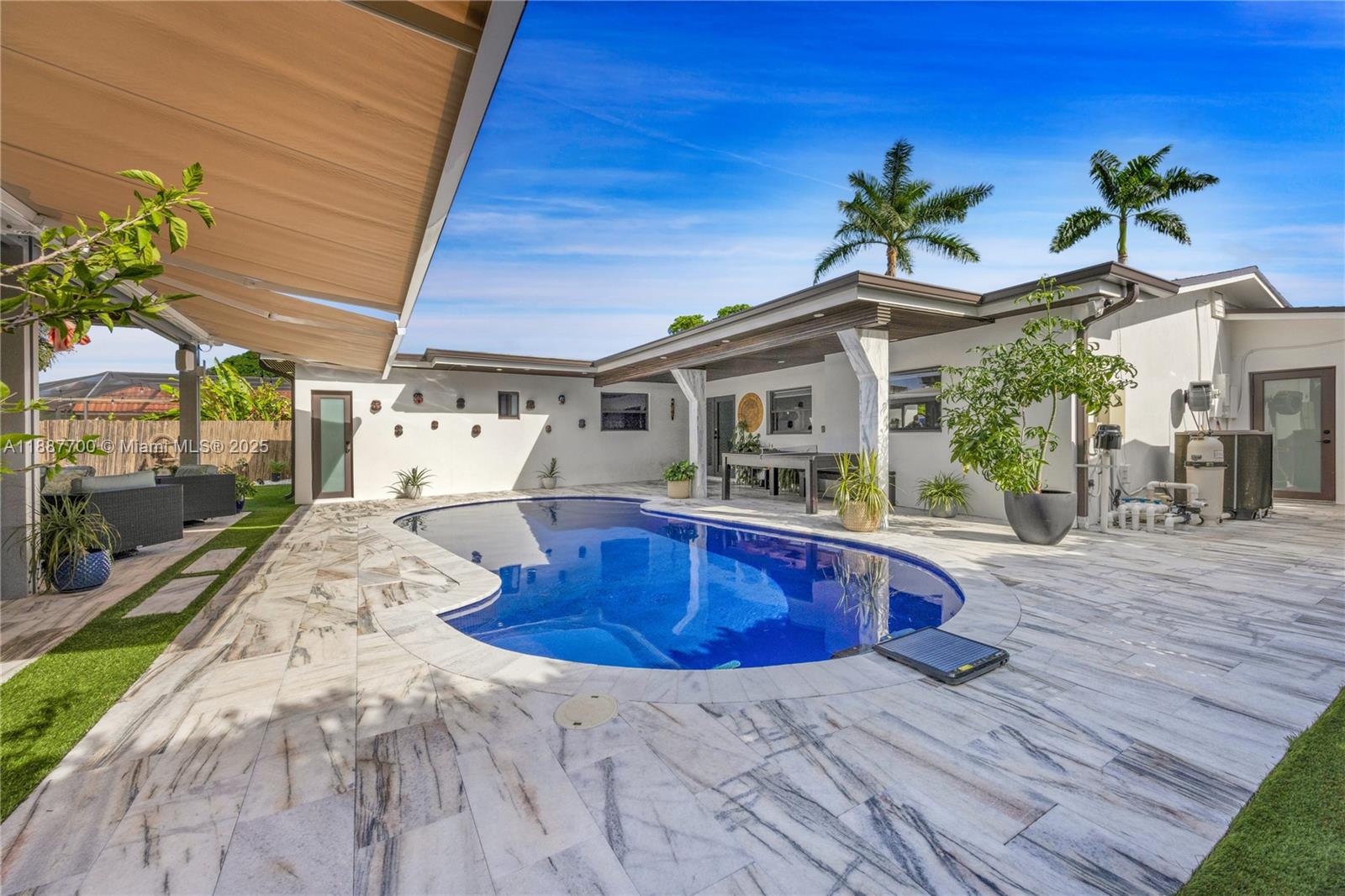 HOLLYWOOD HILLS AMEN PLAT - Residential Lease