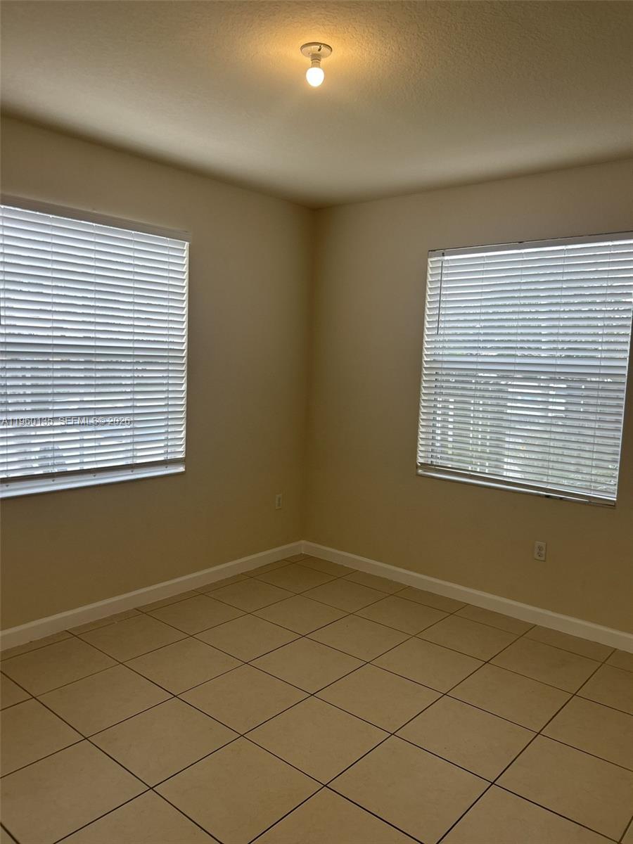 THE SHORES CONDO NO 3 - Residential Lease