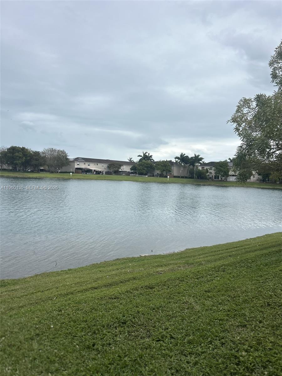 THE SHORES CONDO NO 3 - Residential Lease