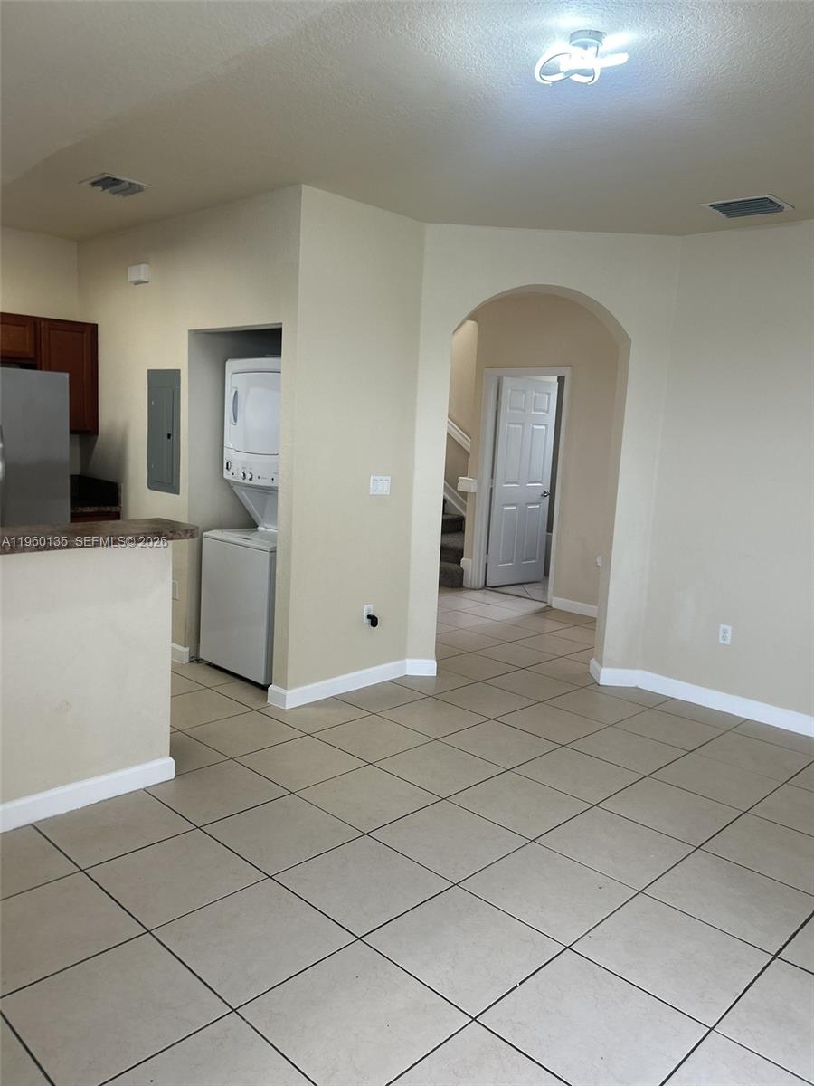 THE SHORES CONDO NO 3 - Residential Lease