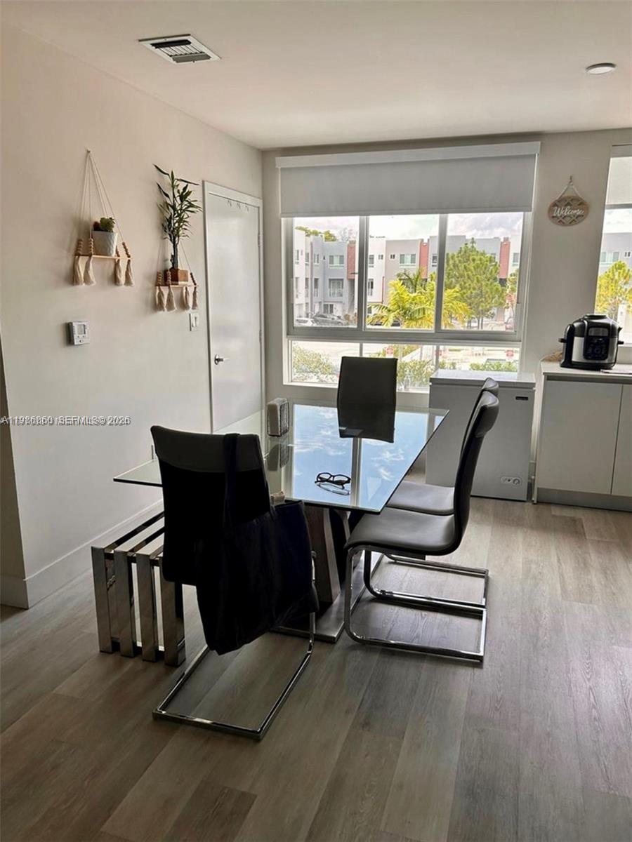 RIVERWOOD - Residential Lease