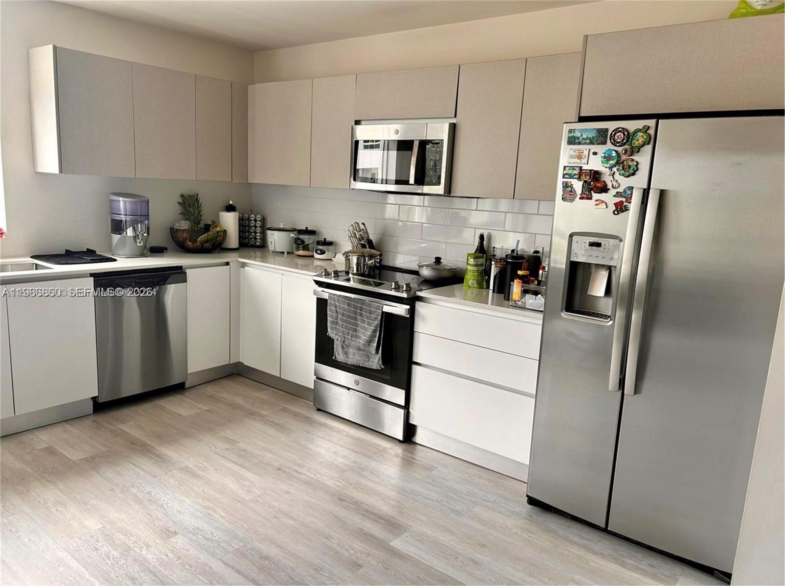 RIVERWOOD - Residential Lease