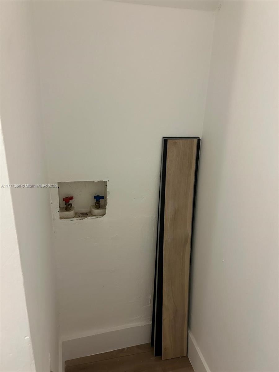 LINCOLN ROAD VILLAS CONDO - Residential