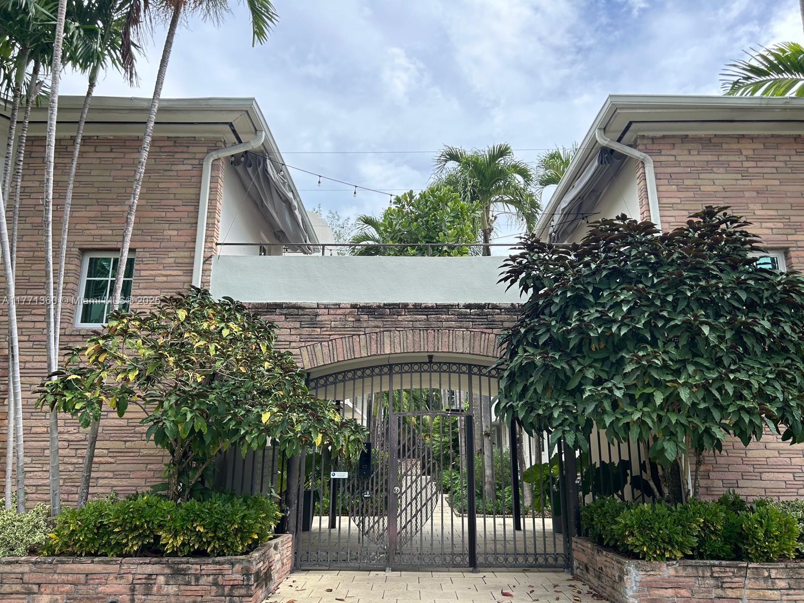 1605 Lenox Ave 1605-3