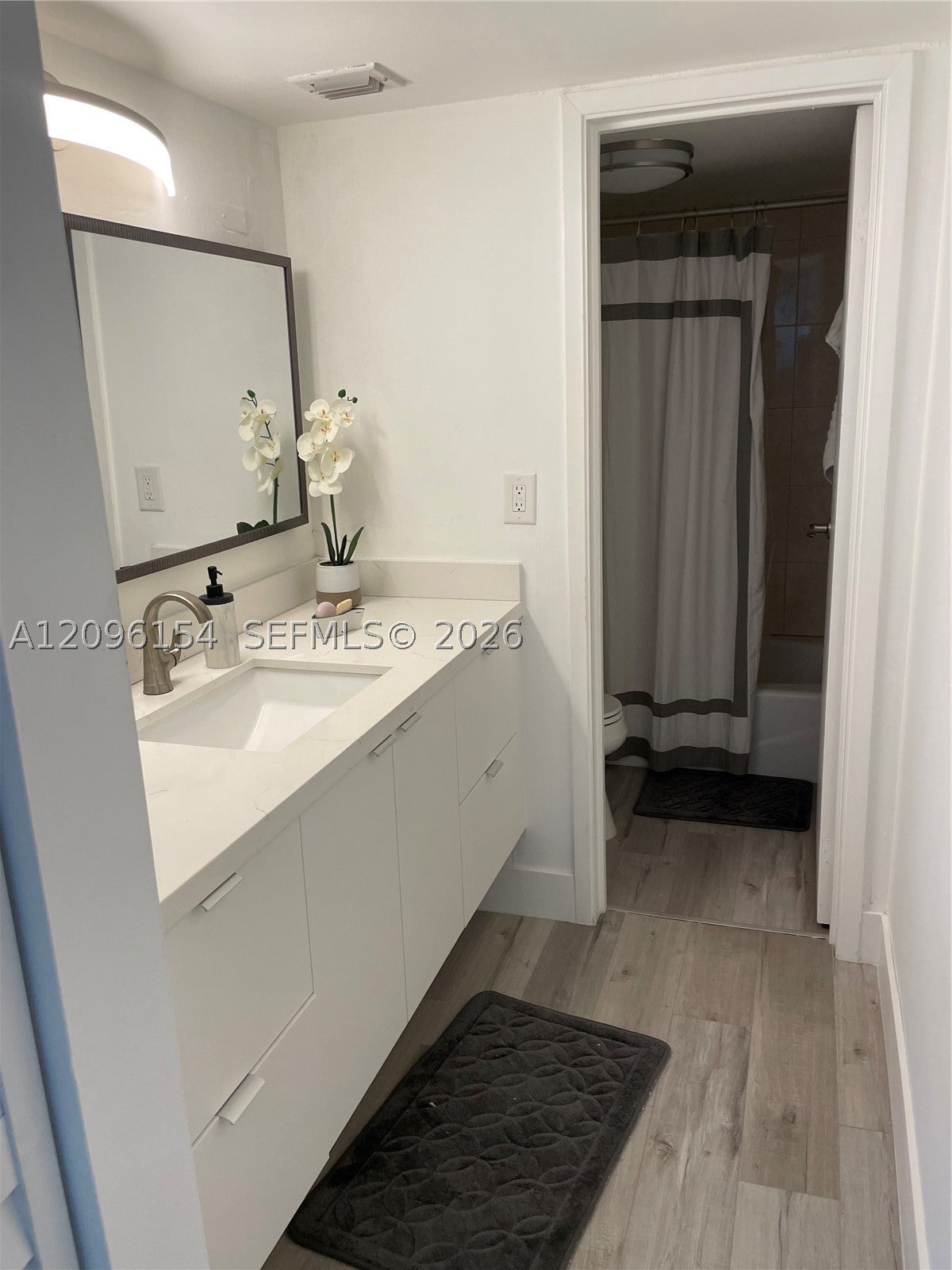 2625 Collins Ave 510
