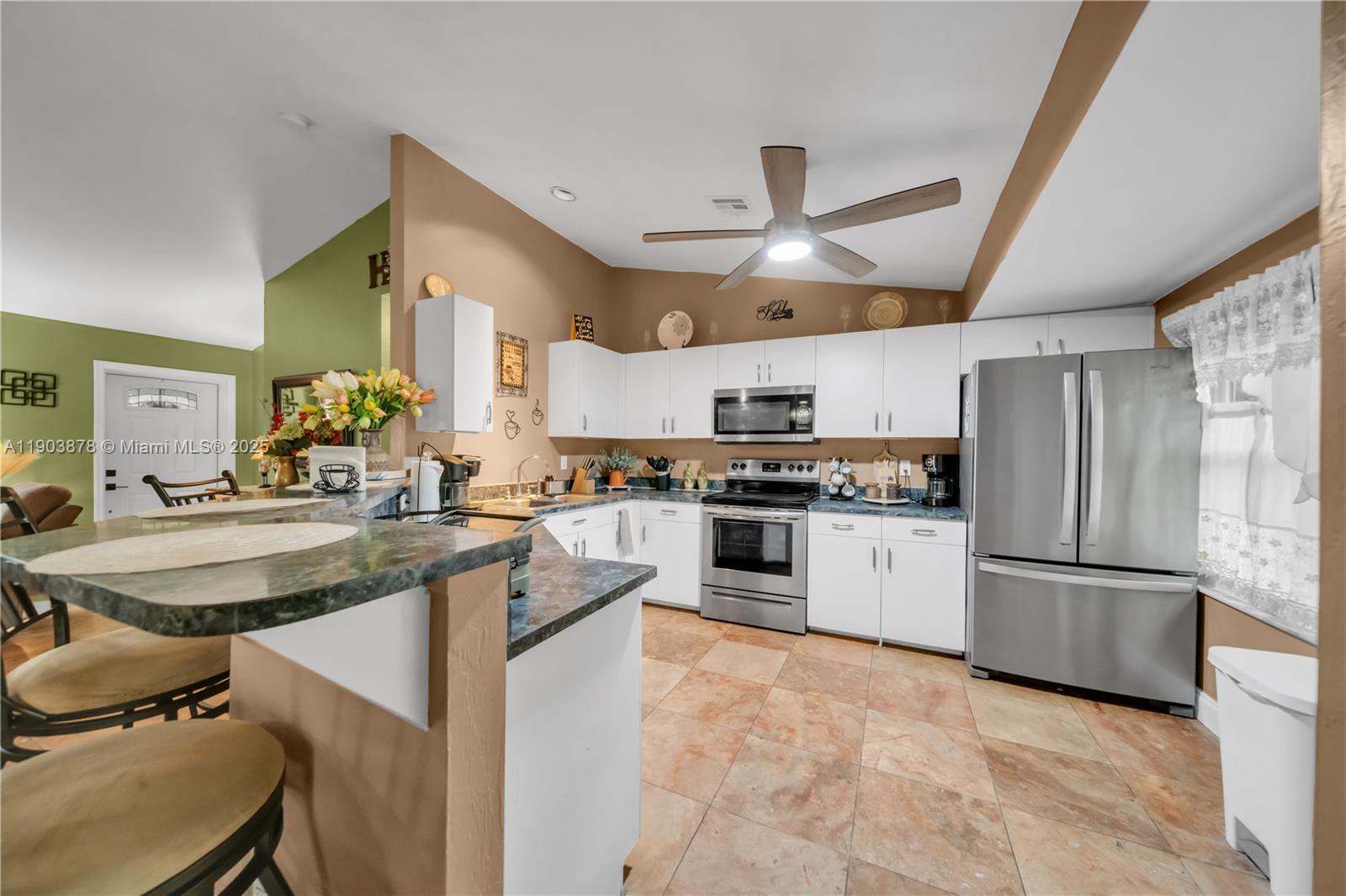 SAN CARLOS PARK - Residential