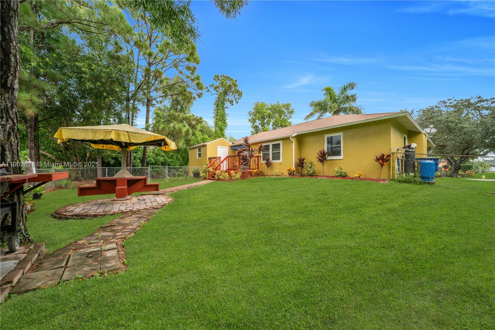 SAN CARLOS PARK - Residential