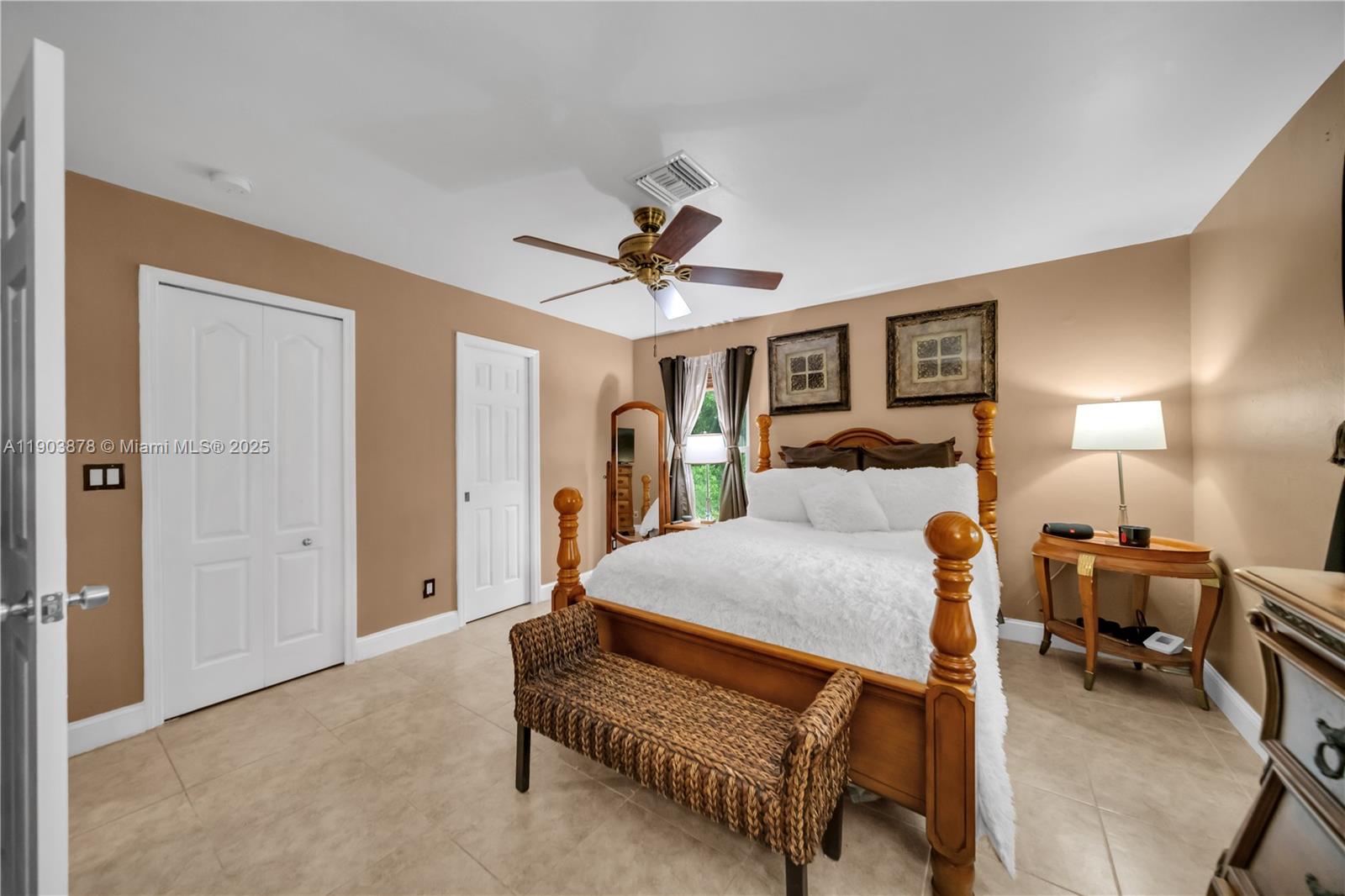 SAN CARLOS PARK - Residential