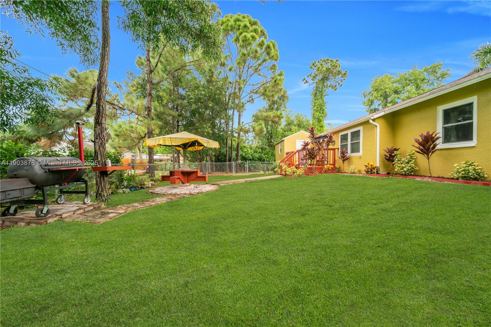 SAN CARLOS PARK - Residential