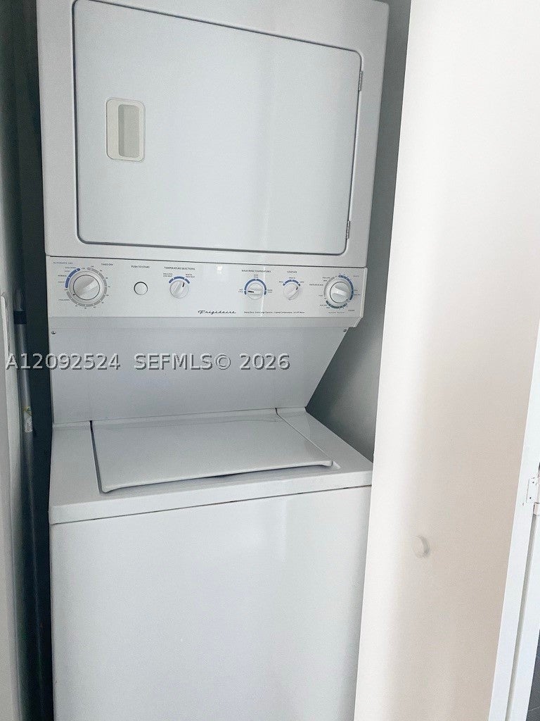 335 BISCAYNE BL 4200