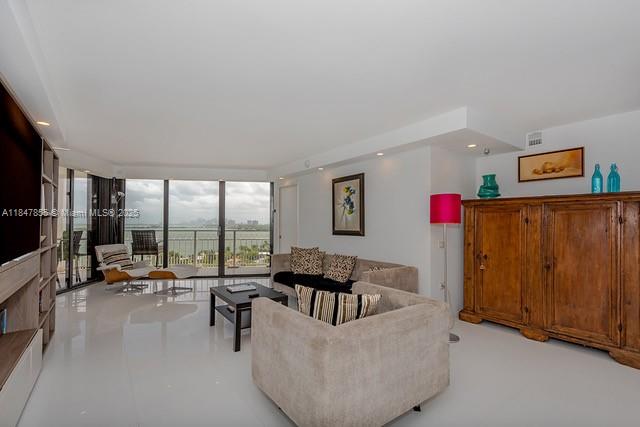 4000 Towerside Ter 1704