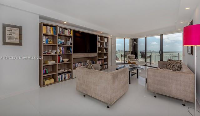 4000 Towerside Ter 1704
