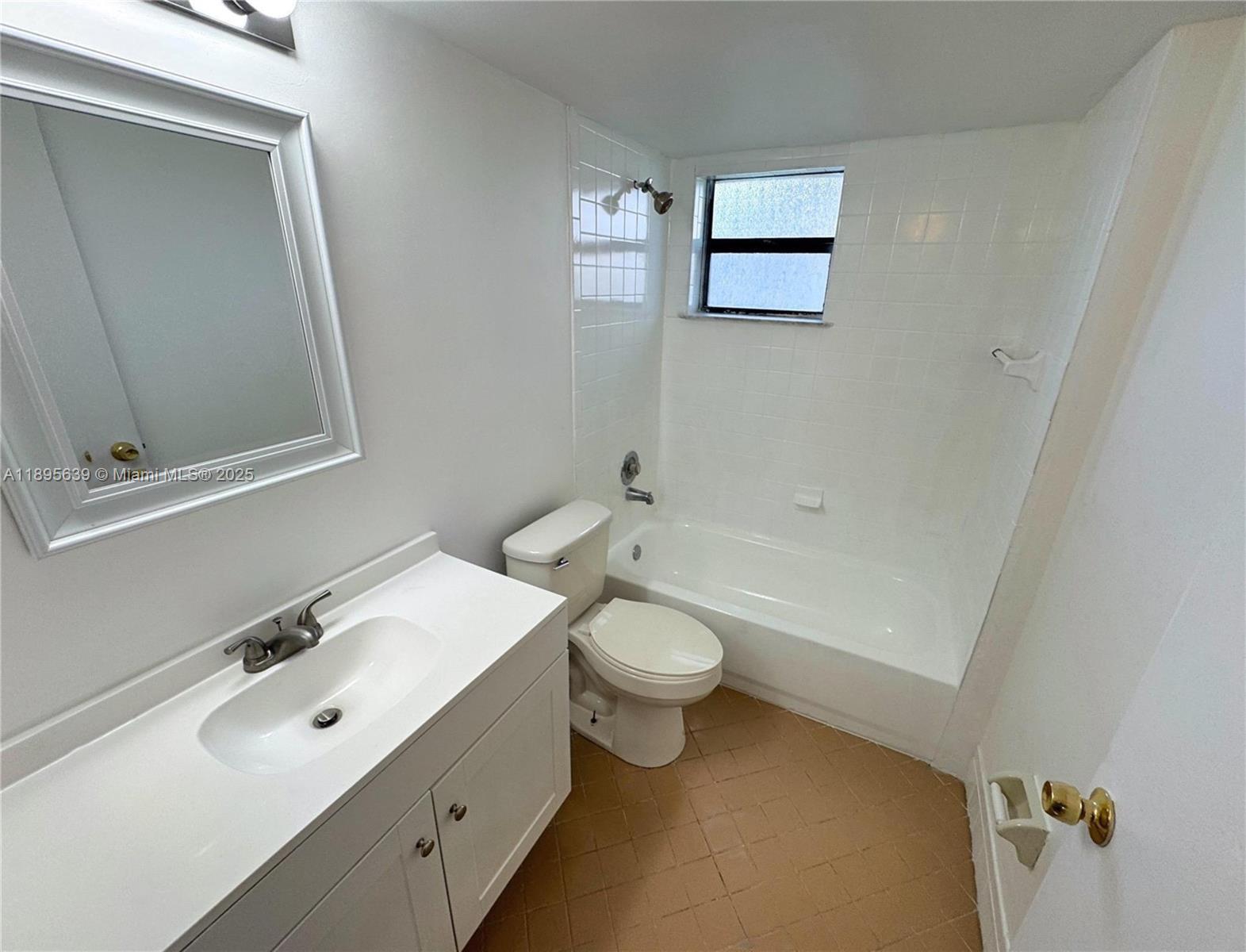 CASTLEWOOD - Residential Lease
