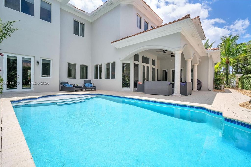 Photo of 1480 Windjammer Way, Hollywood, FL 33019 (MLS # A12011373)