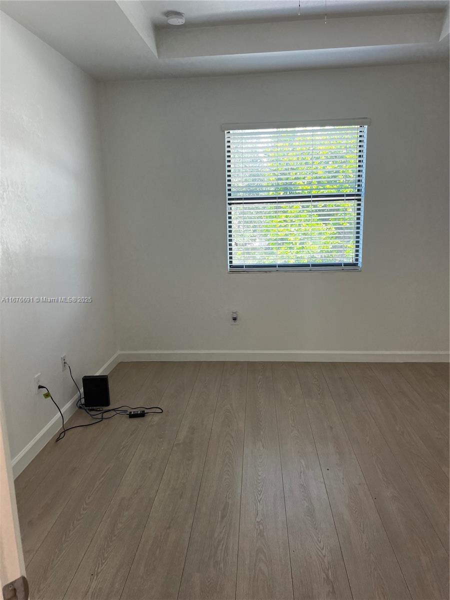 BAYWINDS OF GALAPAGOS FIR - Residential