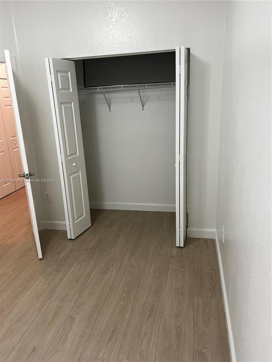 BAYWINDS OF GALAPAGOS FIR - Residential