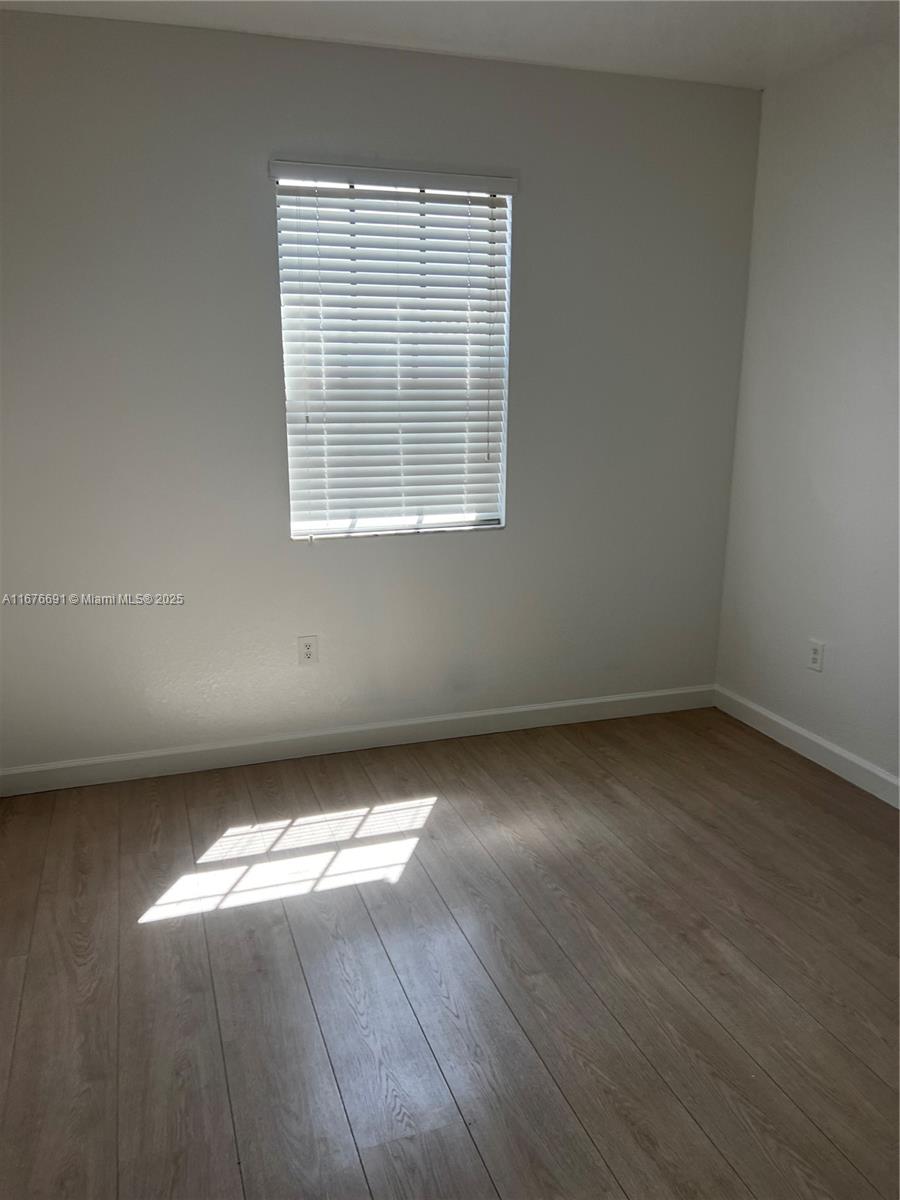 BAYWINDS OF GALAPAGOS FIR - Residential