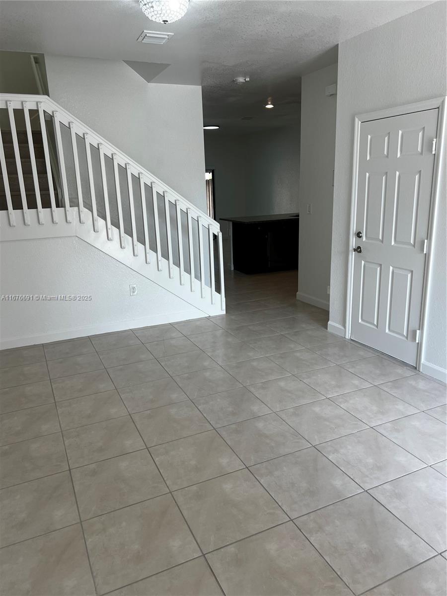 BAYWINDS OF GALAPAGOS FIR - Residential