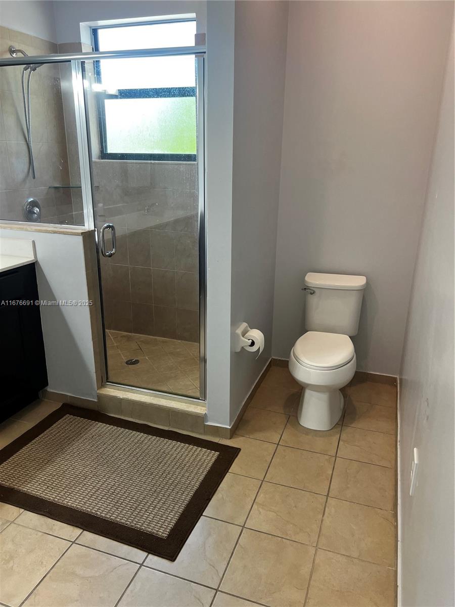 BAYWINDS OF GALAPAGOS FIR - Residential