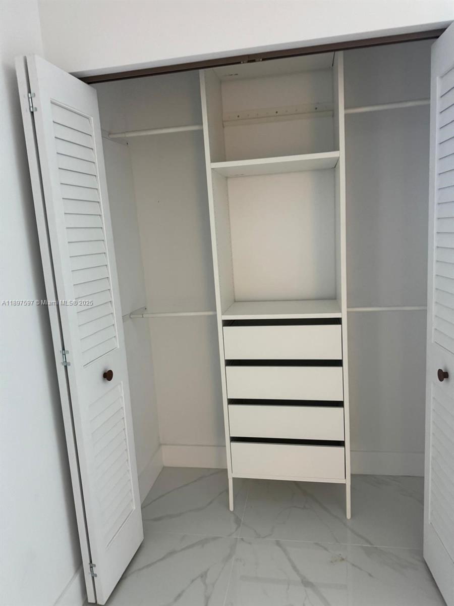 MADISON DOWNTOWN CONDO - Residential Lease