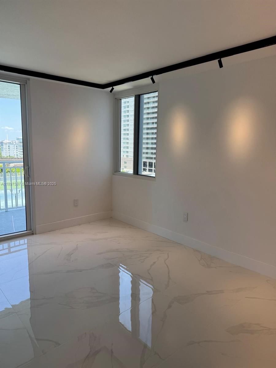 800 N Miami Ave E-901