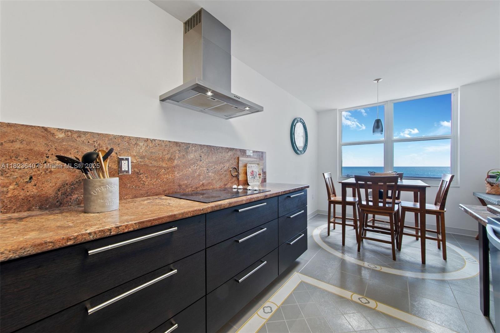 AQUARIUS CONDO - Residential