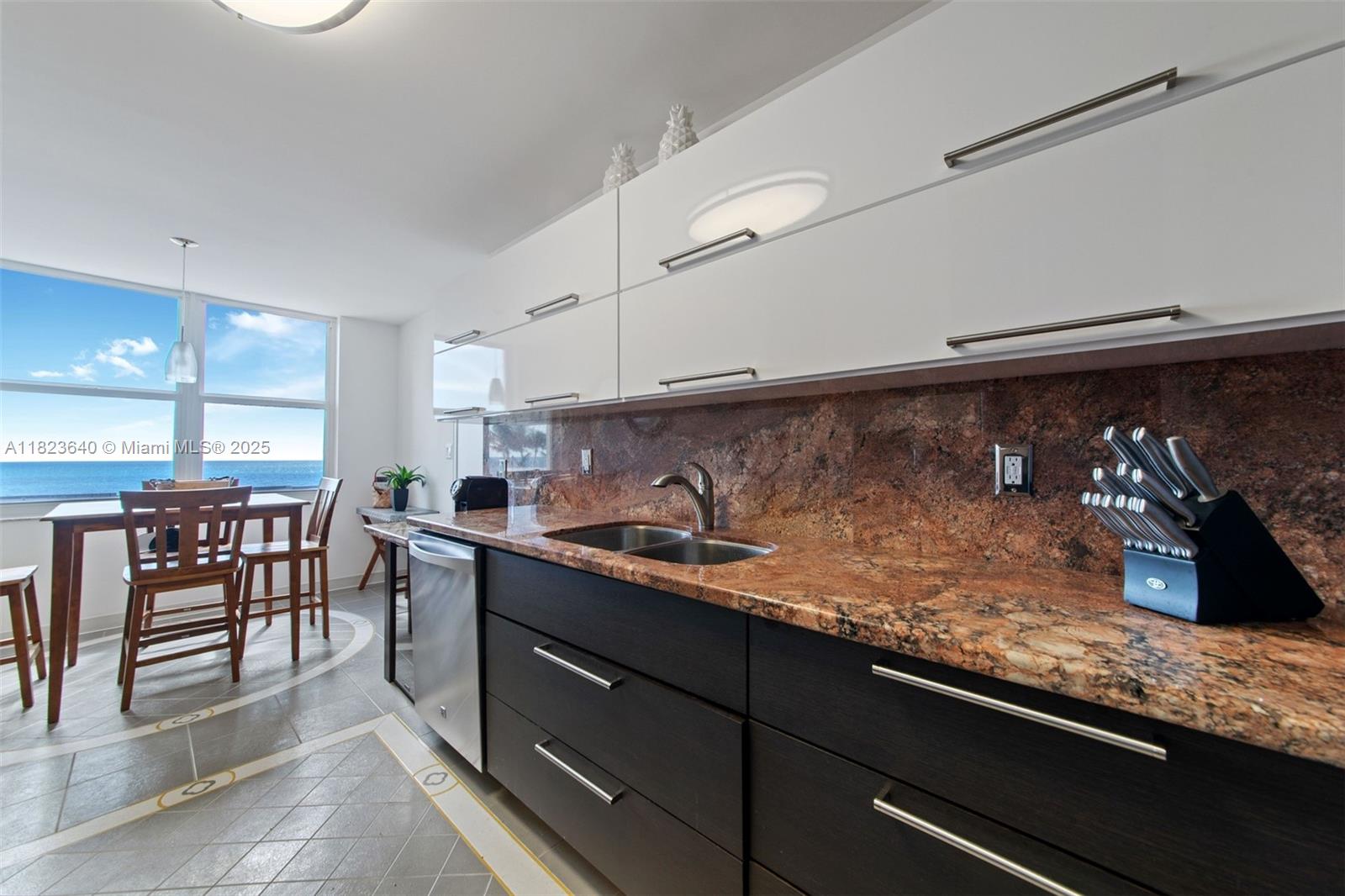 AQUARIUS CONDO - Residential
