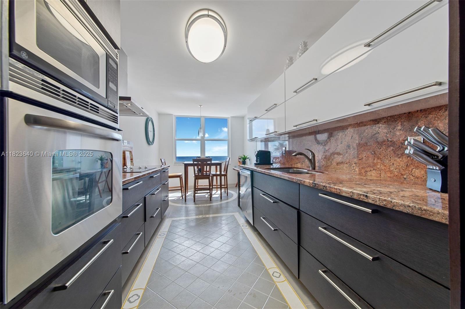 AQUARIUS CONDO - Residential
