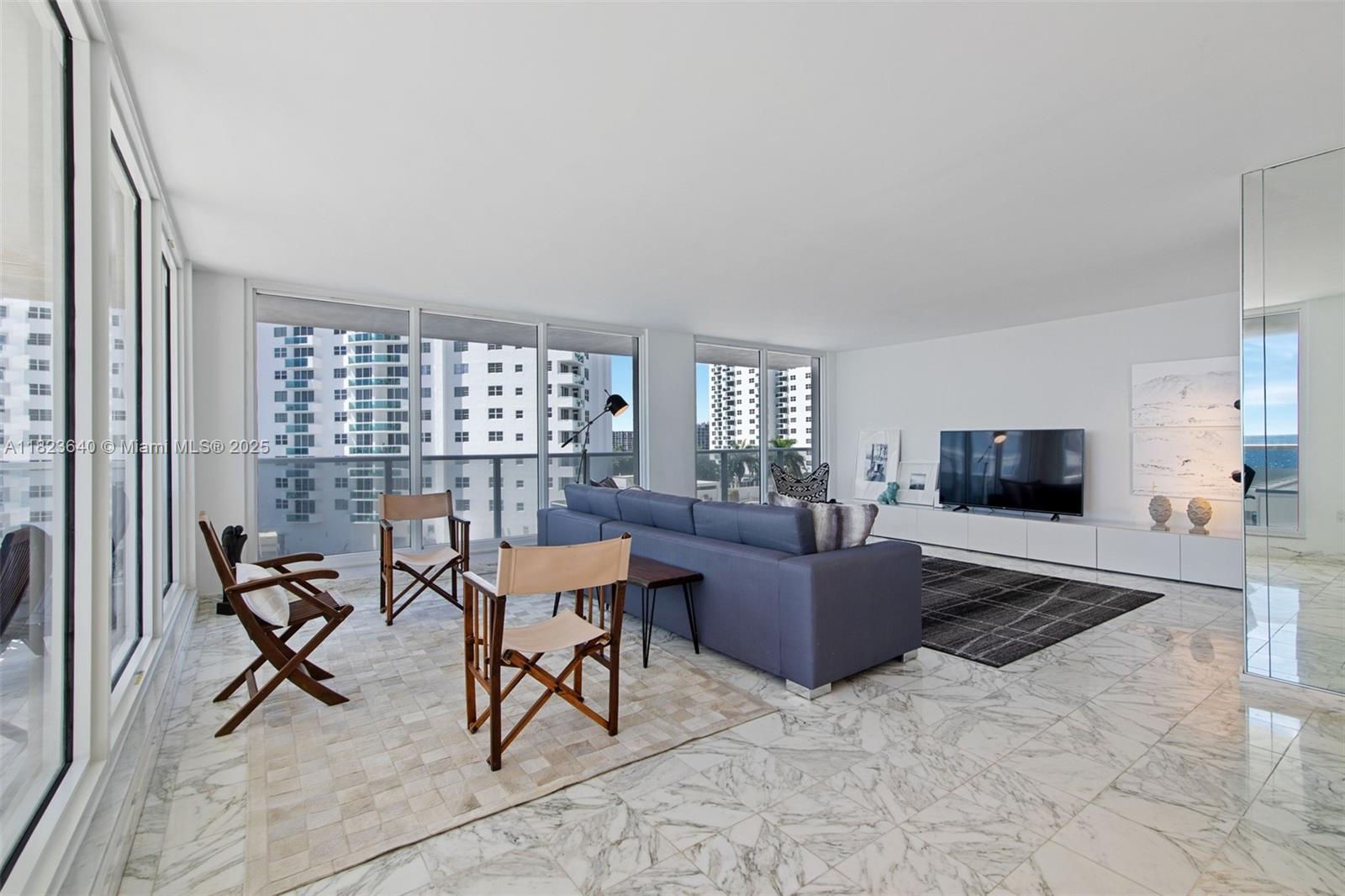 AQUARIUS CONDO - Residential