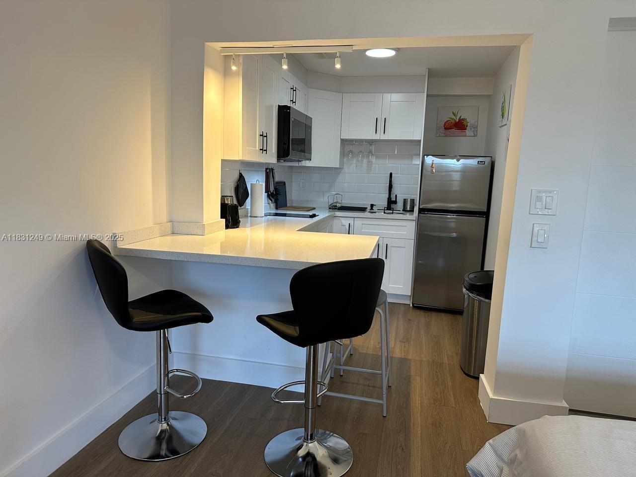 26 Diplomat Pkwy 2214