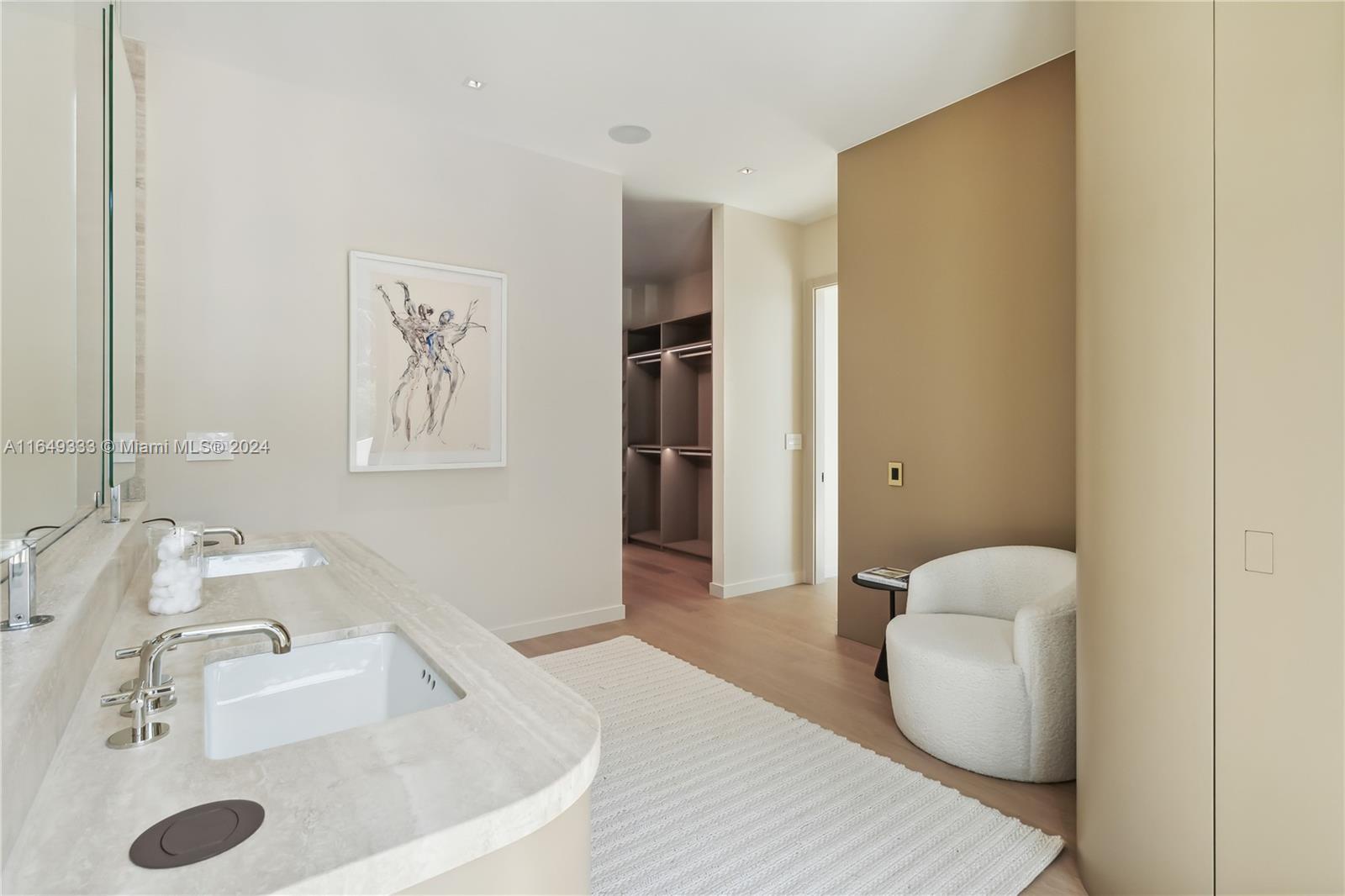 SAN MARINO ISLAND - Residential