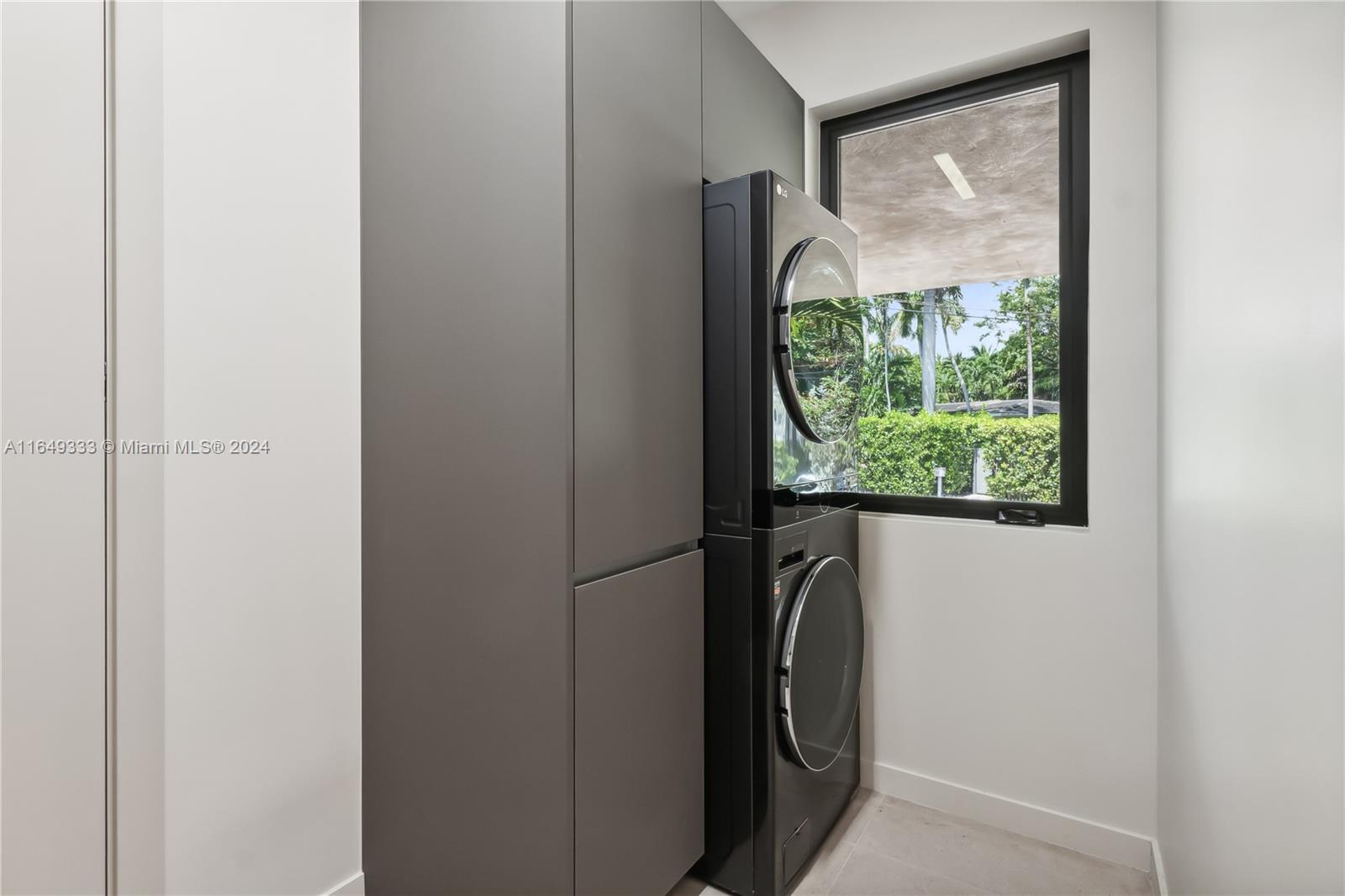 SAN MARINO ISLAND - Residential