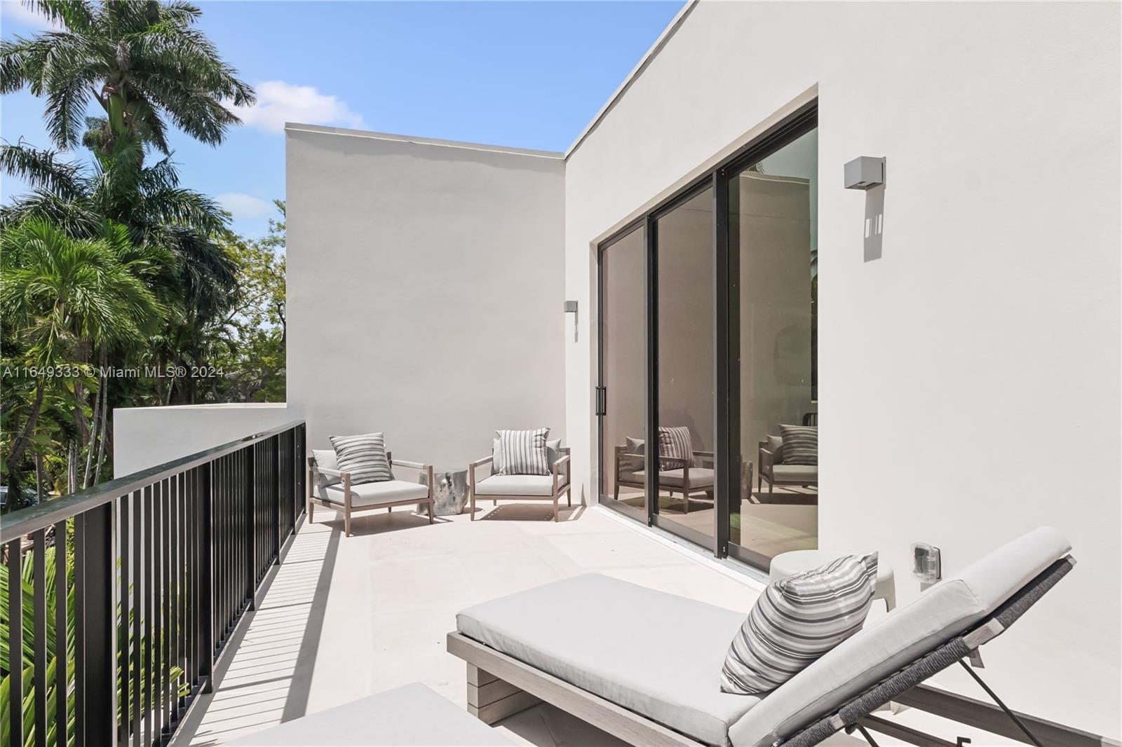 SAN MARINO ISLAND - Residential