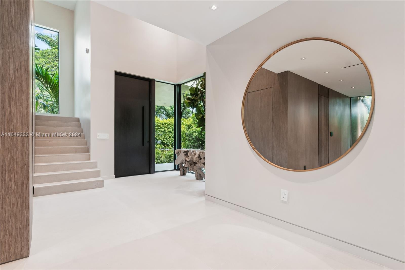 SAN MARINO ISLAND - Residential