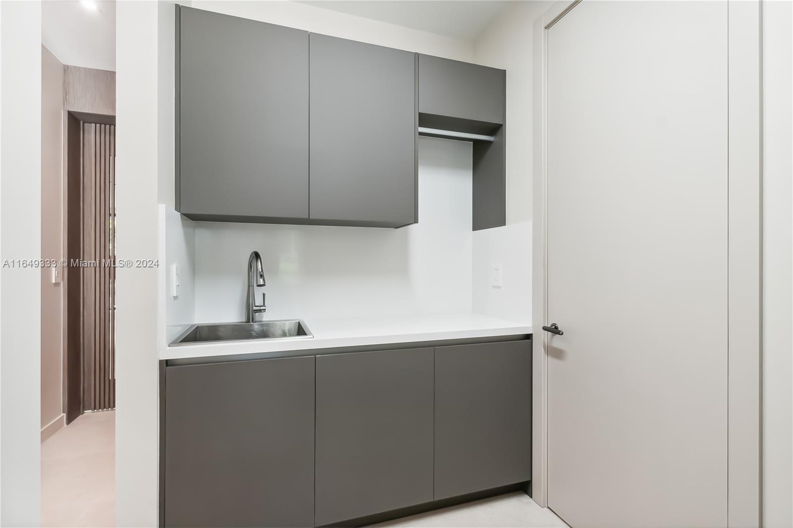 SAN MARINO ISLAND - Residential