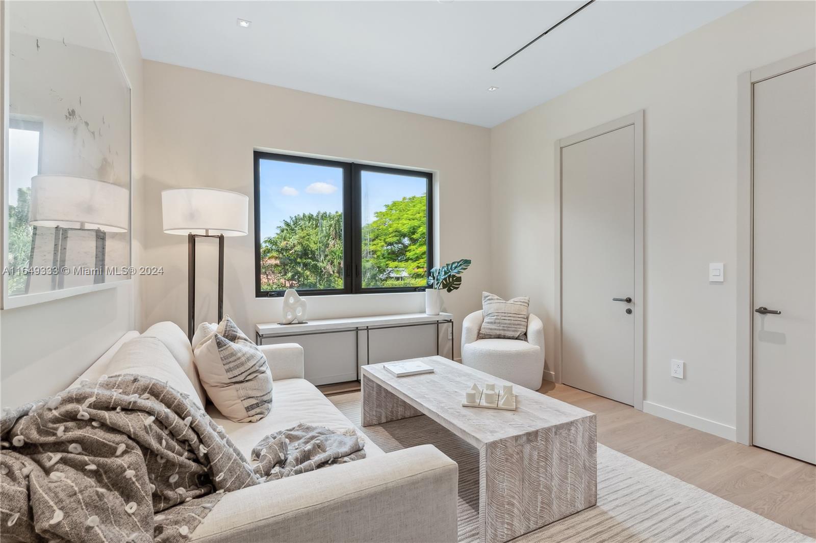 SAN MARINO ISLAND - Residential