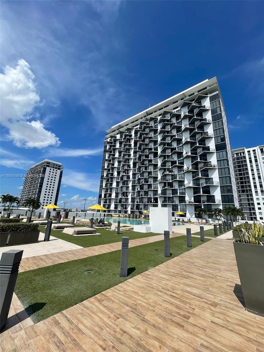 5252 PASEO CONDO - Residential