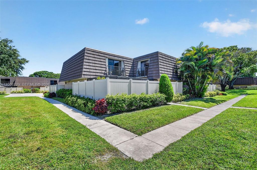 Photo of 7810 78th Way, West Palm Beach, FL 33407 (MLS # A12008729)