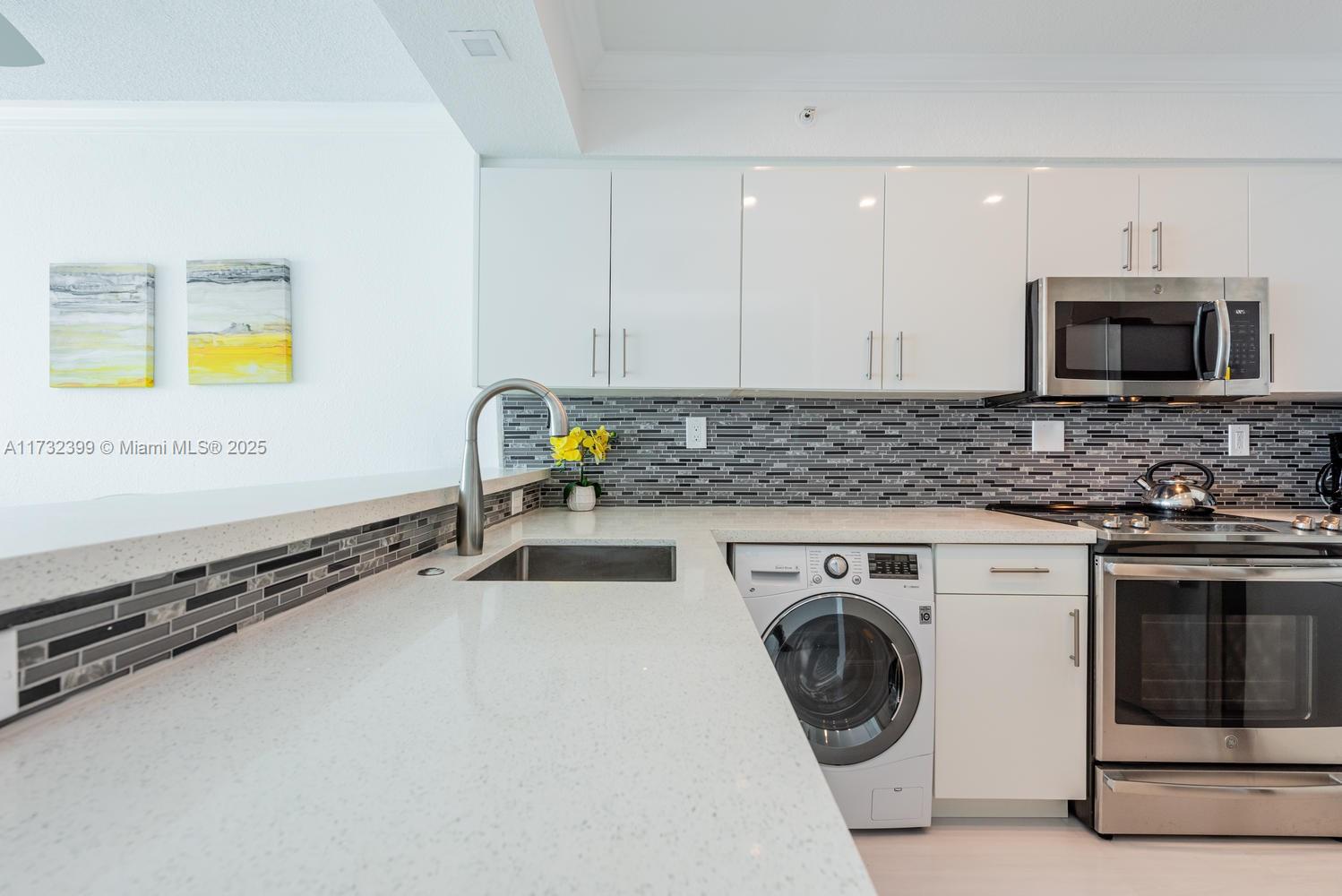 WAVE CONDO - Residential Lease