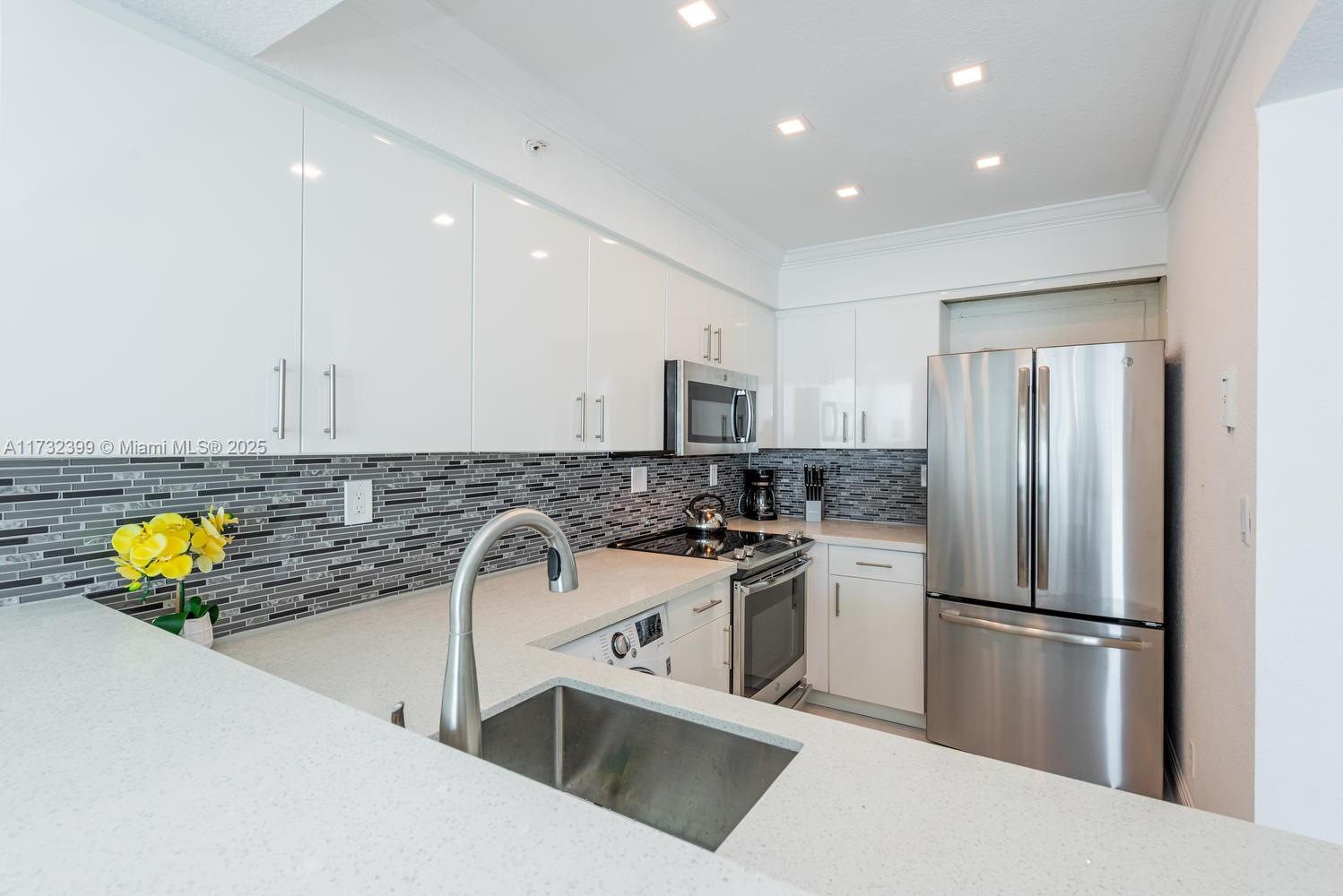 WAVE CONDO - Residential Lease
